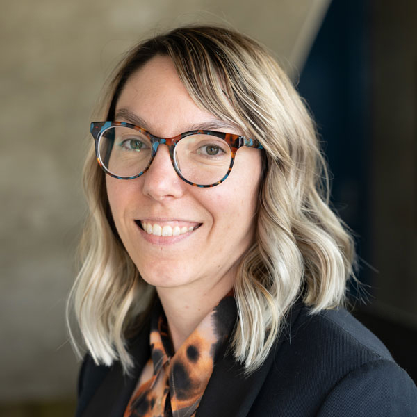 Lindsey Cimochowski headshot