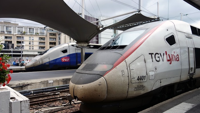 Riding-the-rails-TGV